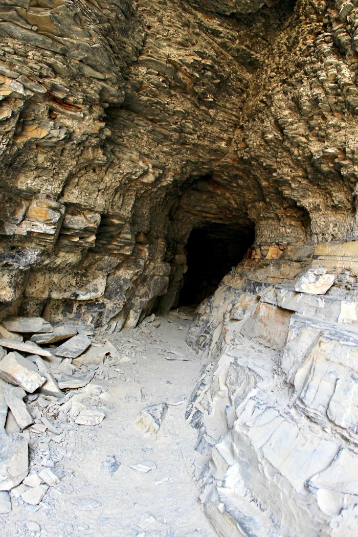 Crypt Lake Tunnel photo by daveynin on fllickr