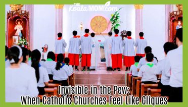 Invisible in the Pew: When Catholic Churches Feel Like Cliques. Photo of Catholic Church on a Sunday morning, with altar servers lined up across the front and parishioners standing, by 🇻🇳🇻🇳Nguyễn Tiến Thịnh 🇻🇳🇻🇳 via Pexels.